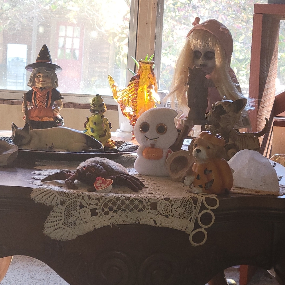 Nwt-"Last ONE"halloween 17" Animated Creepy Singing Doll on Rocking Horse Motion